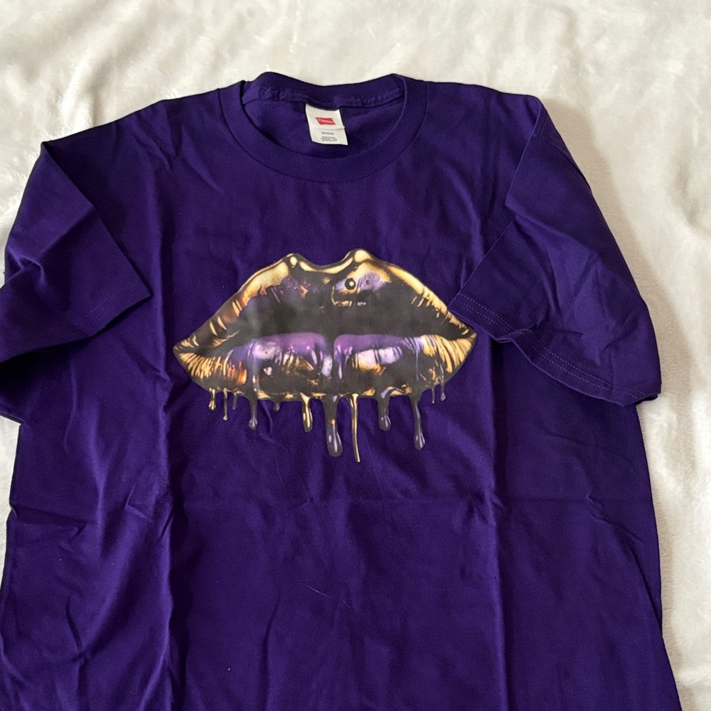 Purple Graphic Lip Print T-Shirt